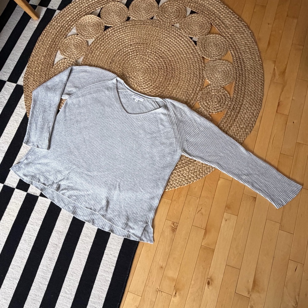 Bare Knitwear V-Neck Sweater in Light Gray